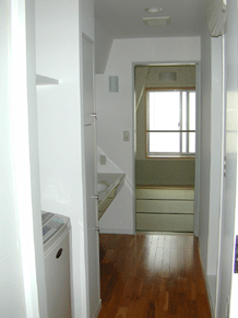 SKELETON INFILLING HOUSE SAMPLE/2ND FLOOR CORRIDOR