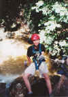 abseiling4.jpg (61140 bytes)