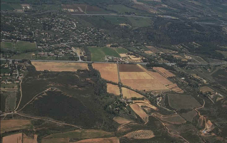 Gisement Rousset vue aerienne 3.jpg (85843 octets)