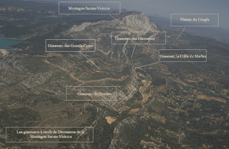 Gisements de la montagne sainte-Victoire , vue a�rienne , auteur : Ph.Kerourio, reproduction interdite.gif (242454 octets)