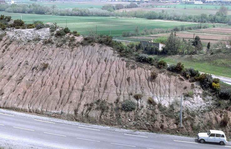 Site Cairanne Rousset recadr� et modifi�.jpg (107720 octets)