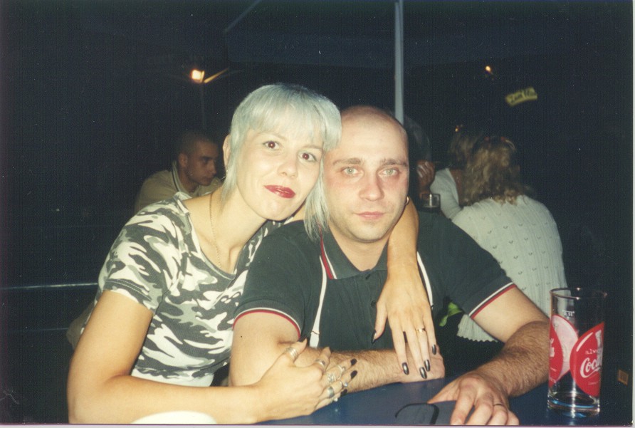 Loni &eacute;s Mario s&ouml;r&ouml;zik