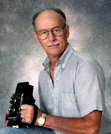 PHOTOG2.jpg (65454 bytes)