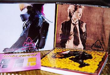 hide SINGLES ~ Junk Story ~ 7/26�b�ΨζR�쪺���q�L
