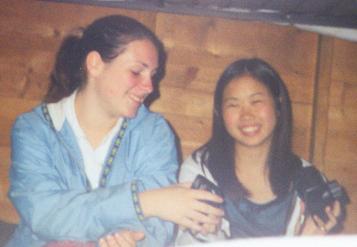 ahh...here's something new!! lemme see...itz laura and danielle!! 