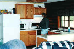 cabin4.jpg (49085 bytes)