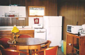 cabin5.jpg (41054 bytes)