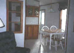 cabin.jpg (6117 bytes)