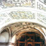 Iglesia int.v.JPG (23672 bytes)