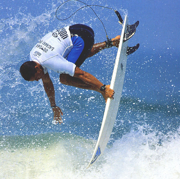 Kelly Slater shows why he's still world champion.