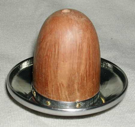  The bowl placed on the cup 