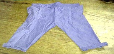 "Standing Breeches" made with fewer pleats in the seat for a sleeker, more fitted look when standing.&nbsp; (sitting is possible)