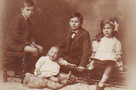 brittainfamilyportrait (42K)