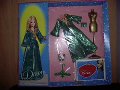 Click here to enlarge photo of Japanese boxed outfit