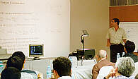 O prof. M�rcio Schneider, apresentando os detalhes do modelo ACM, desenvolvido na Universidade de Federal de Santa Catarina