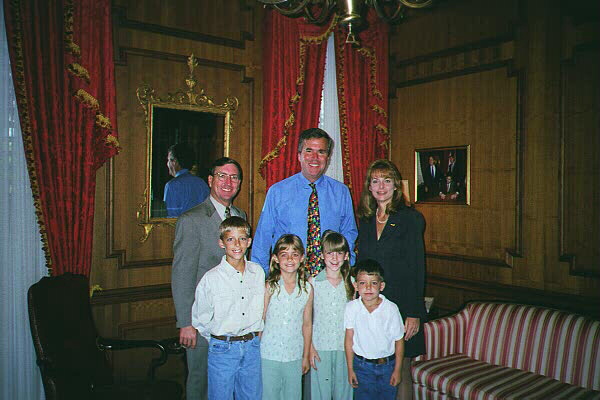 Pruitt family with  Fla. Gov. Jeb Bush.jpg