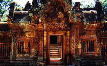 banteaysrei_by_gonewriting