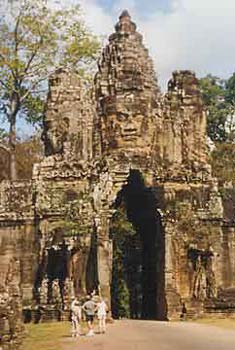 south_gate_angkor_thom_by_j