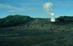 semeru3.jpg (28301 bytes)
