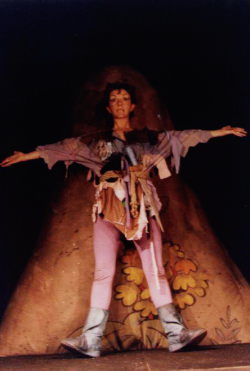 AMPARO MARTINEZ COMO PETER PAN