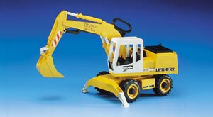 Bruder Liebherr A 912 Litronic.jpg (16262 Byte)