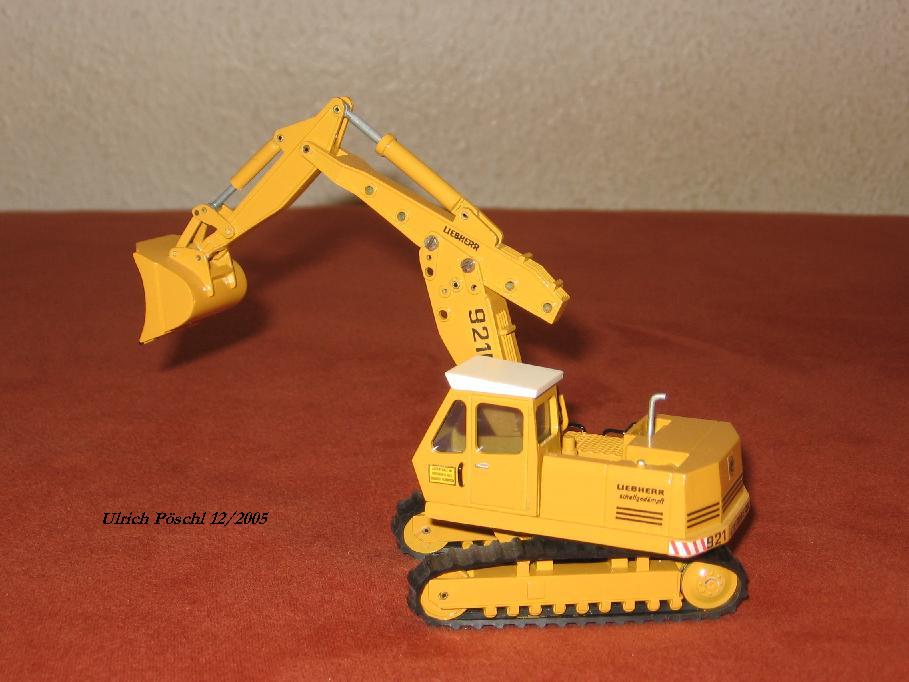 R 921