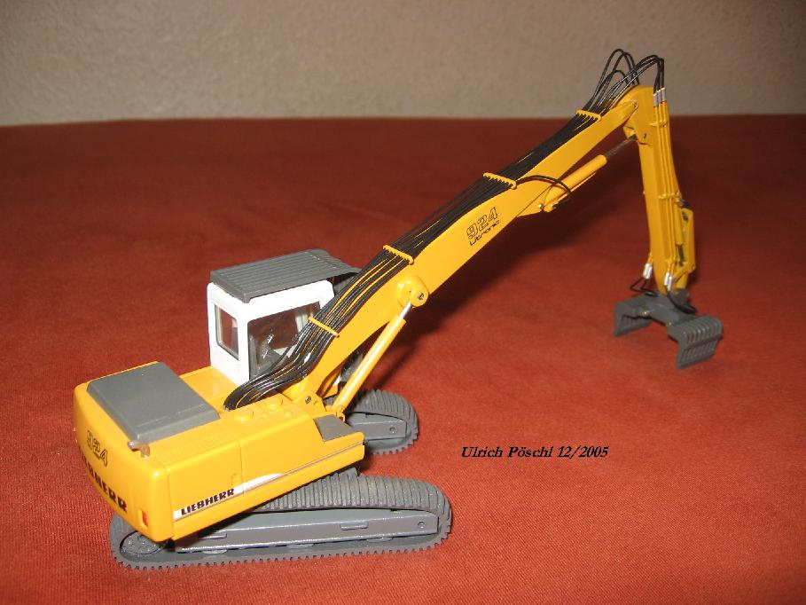 R 924