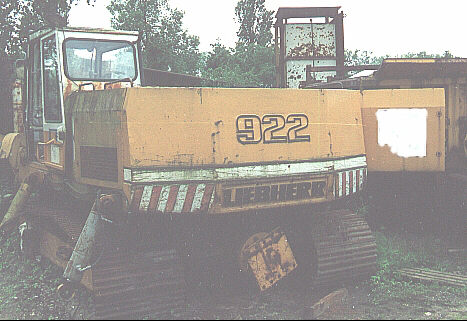 R 922