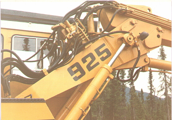 R 925
