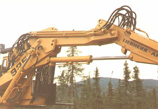 R 925