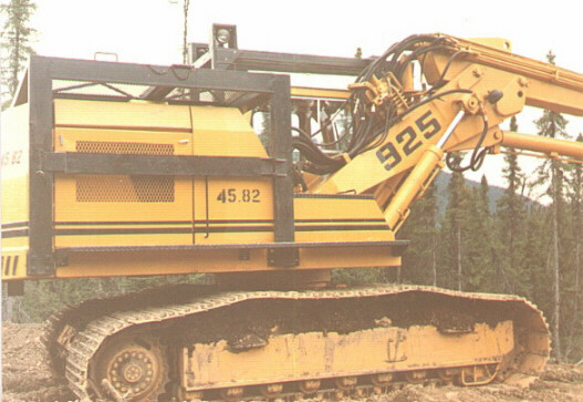 R 925