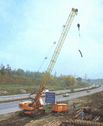 R 921 B