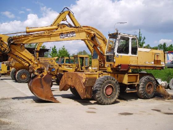 A 942