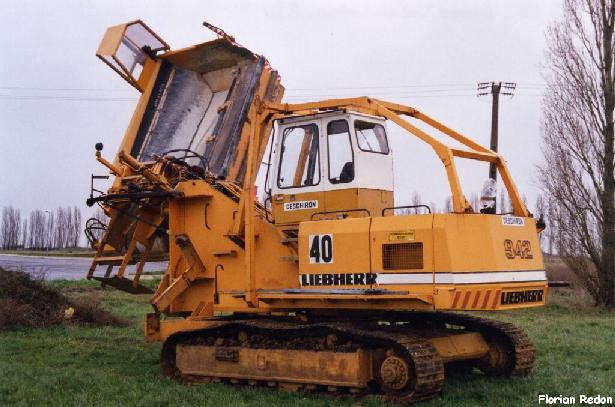 R 942
