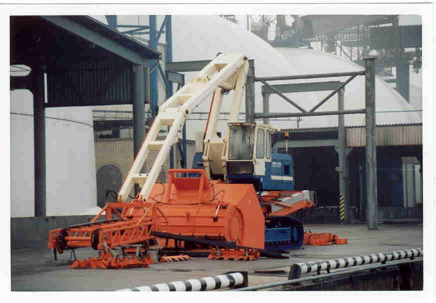 R 942