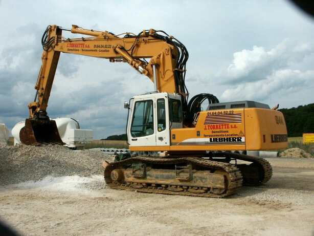 R 944