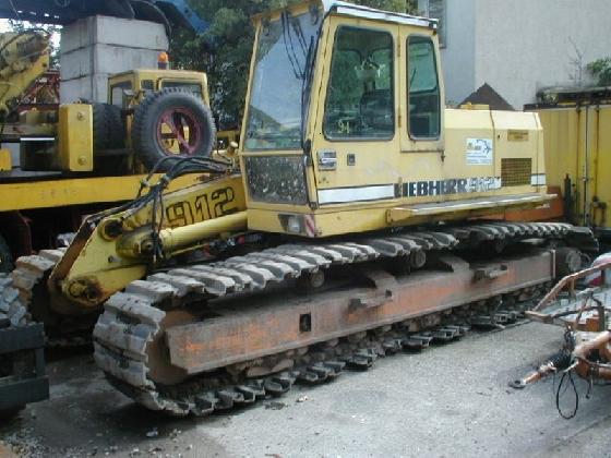R 912