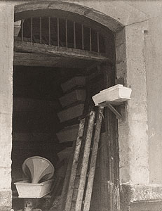 M. Alvarez Bravo, Escaleras