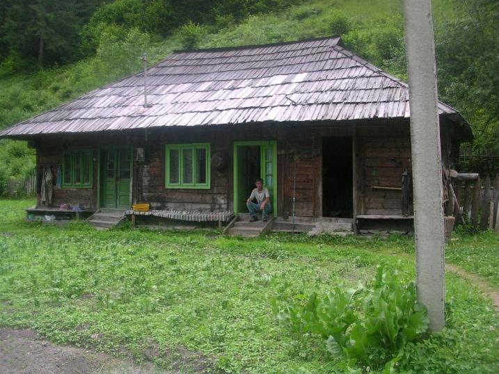 Poienile de sub Munte Repedea