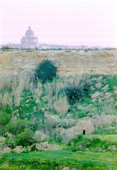 Il-Girna; The Maltese Corbelled Hut