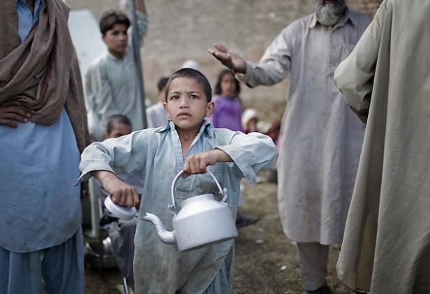 picture of hungry children in Swat Pakistan
