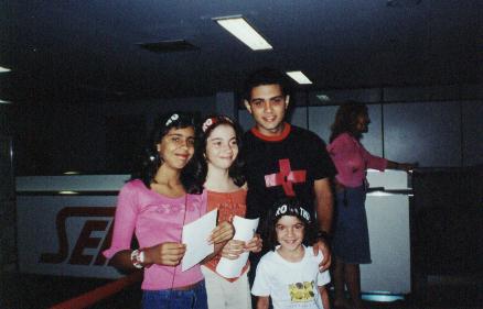 Thiago e sobrinhas da Lucia aeroporto