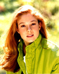 Megan Follows, aunque he puesto dos mmas, por si acaso...jeje.