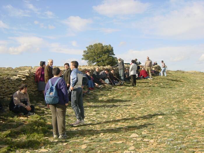 A la creu del rollet, esperant a la process� que ve de l'Albareda
