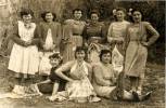 SANT MARC. S�n: Dretes: Matilde, Adelaida, Valera, Teresa (de La Cuba), Andrea i Manolita (de 'rojet'); davant: Aniceta, Ramona i Magdalena. (foto d'Adelaida Moles)
