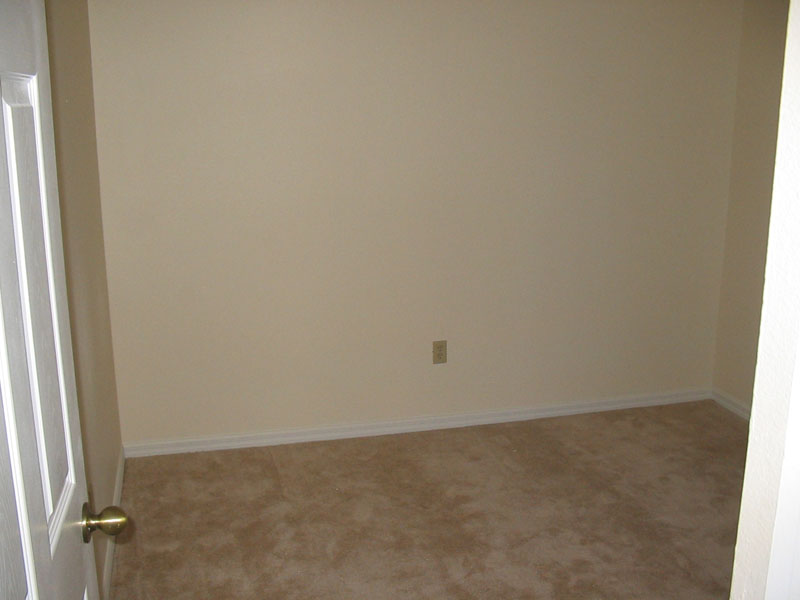 07-Guest-Bedroom