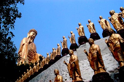 foguangshan1.jpg (32086 bytes)