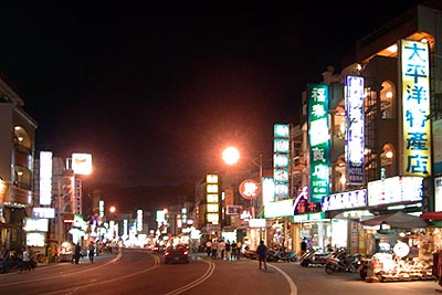 kentingnights.jpg (27660 bytes)