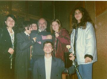 fin de spectacle..."La meme Marie avec un autre Chapeau" mise en scene Benoit Vitse (au centre), octobre 1997