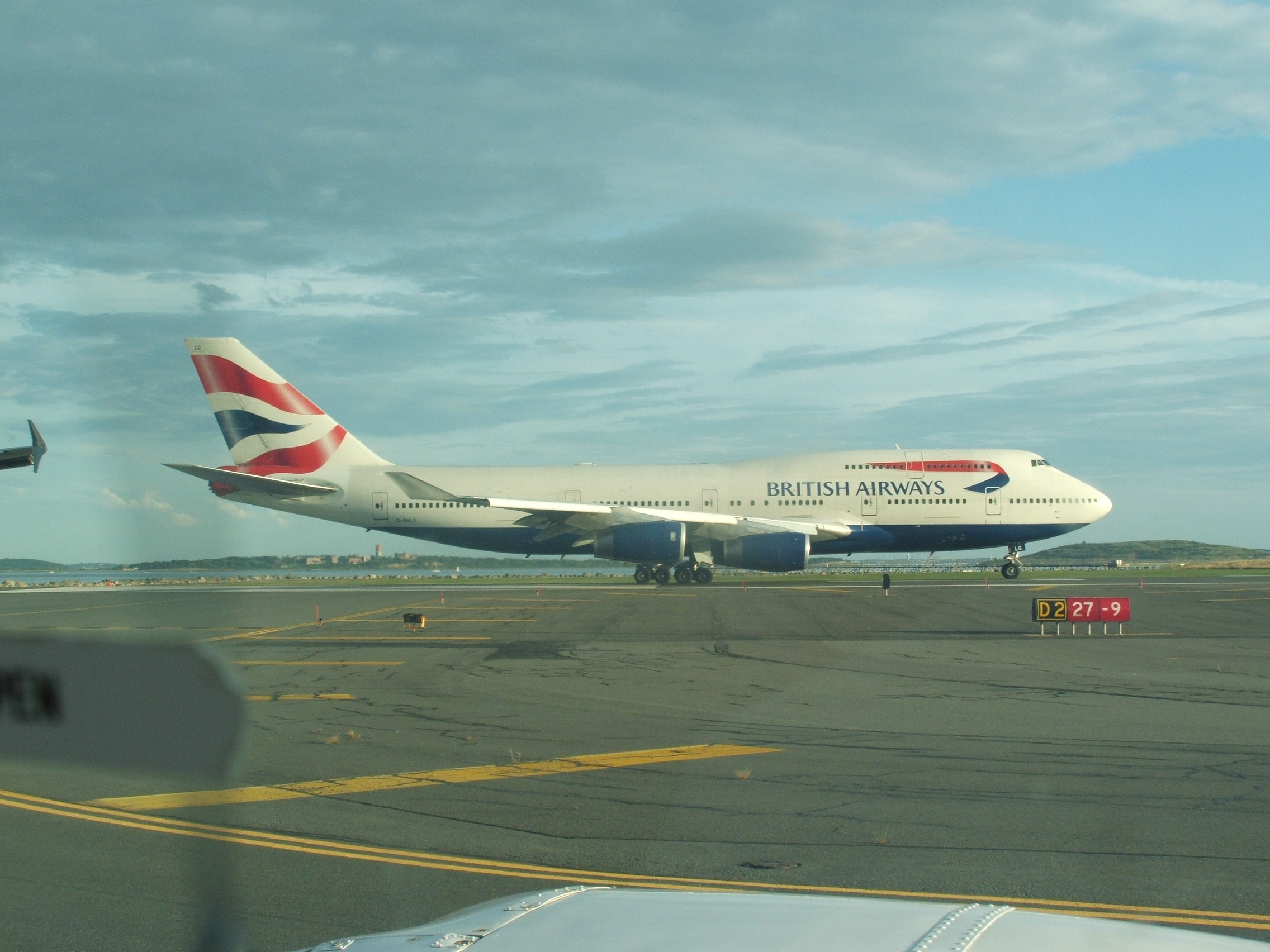 BA747
